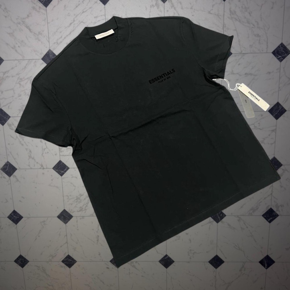Fear of God Essentials Black T-Shirt NWT SIZE M